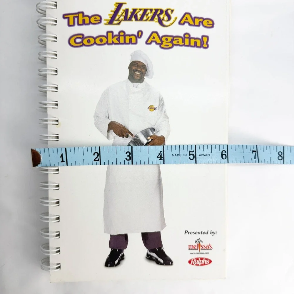 Los Angeles Lakers Are Cookin Again Cookbook 2001 Shaq Phil Jackson NBA Rare